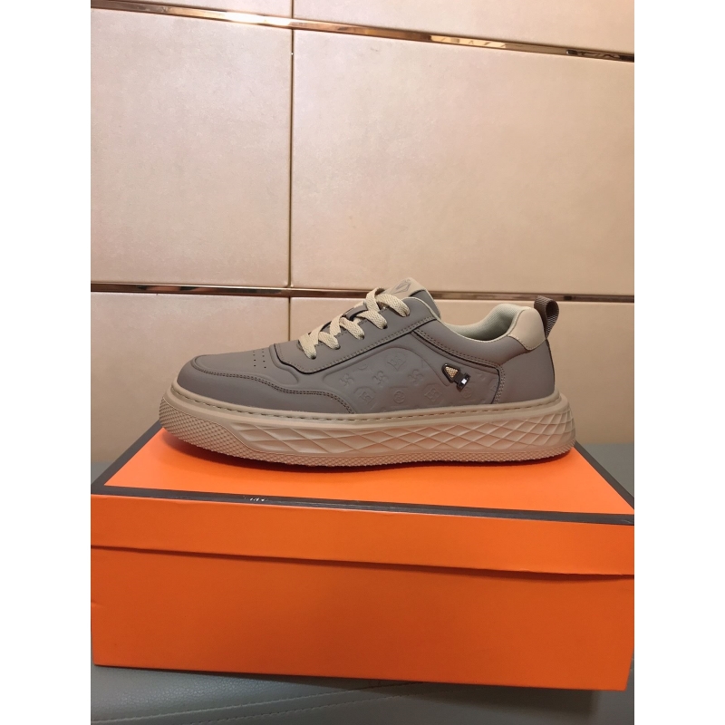 Pra*a casual shoes